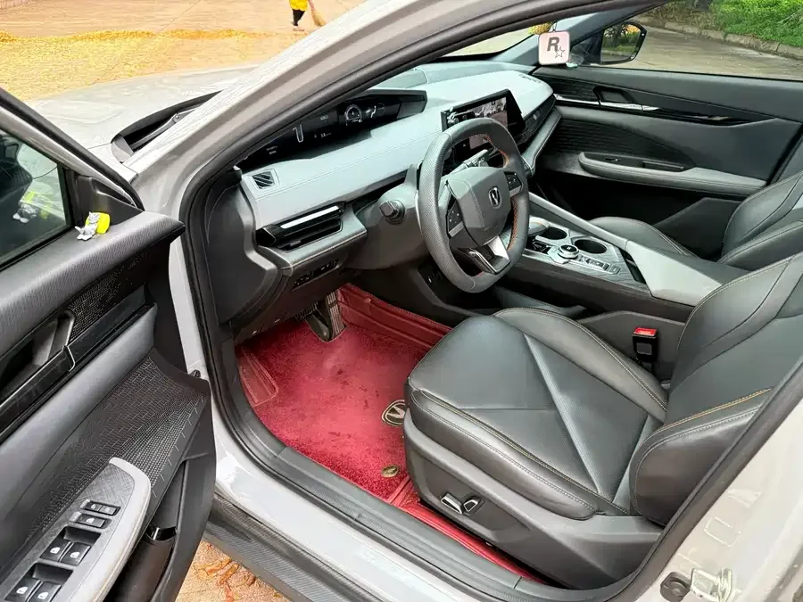Changan UNI-V Changan UNI-V 2022 1.5T Premium Edition 2023 — миниатюра 4