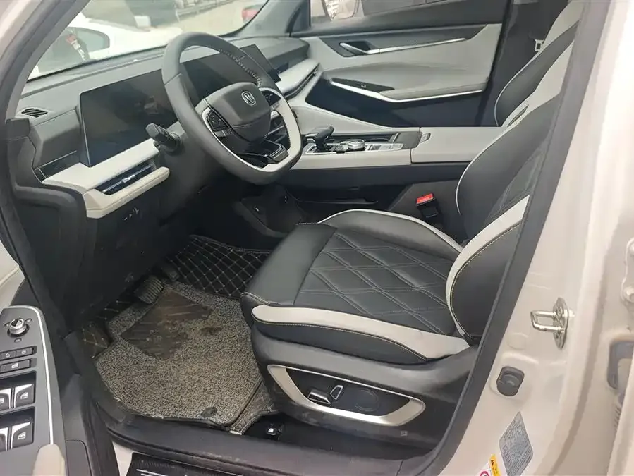 Changan CS75PLUS Changan CS75PLUS 2023 third-generation 1.5T automatic premium model 2023 — миниатюра 3