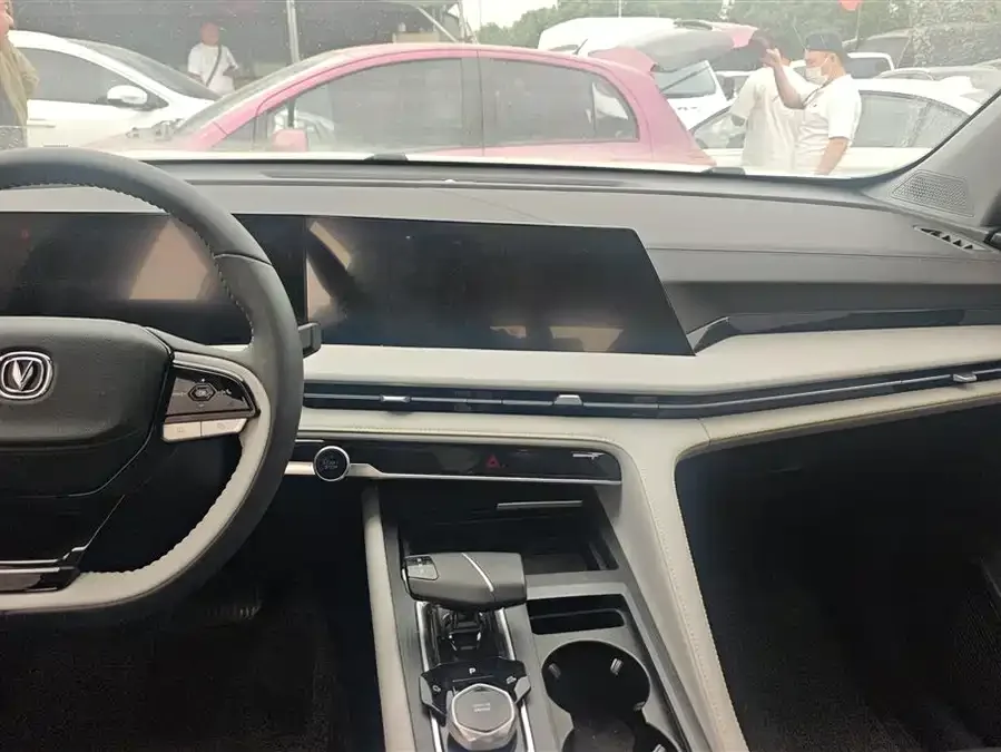 Changan CS75PLUS Changan CS75PLUS 2023 third-generation 1.5T automatic premium model 2023 — миниатюра 4