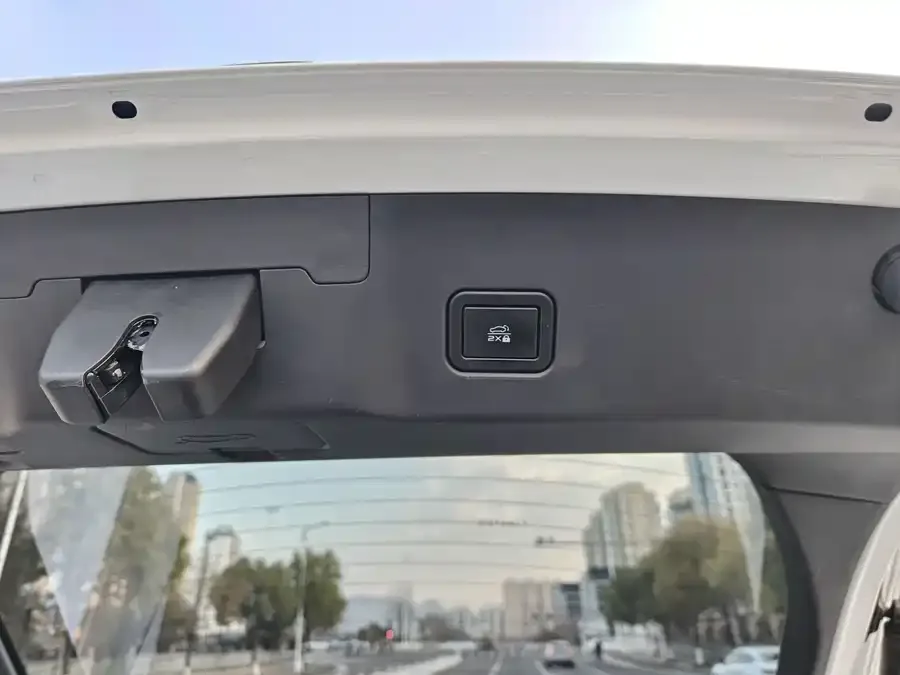 Changan UNI-V Changan UNI-V 2024 1.5T Smart Pilot Edition 2024 — миниатюра 4