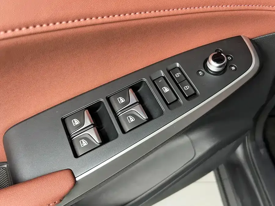 Changan CS75PLUS Changan CS75PLUS 2023 third-generation 1.5T automatic premium model 2024 — миниатюра 3