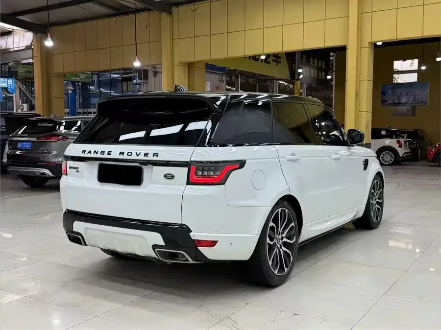 Land Rover Range Rover Sport Range Rover Sport 2022 3.0 L6 Black Edition 2022 — миниатюра 3