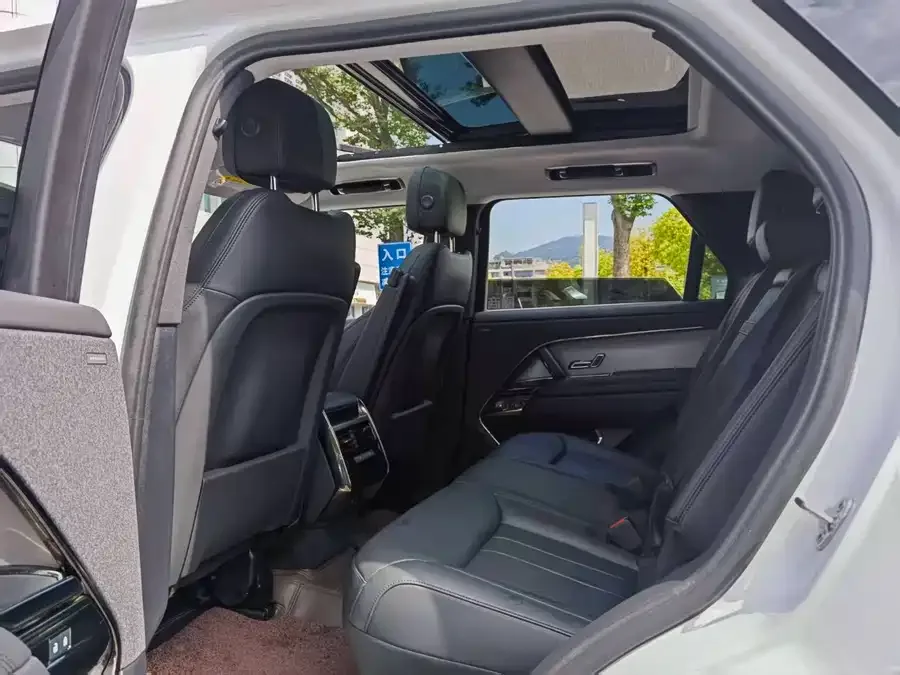 Land Rover Range Rover Sport Range Rover Sport 2024 360PS S 2024 — миниатюра 2