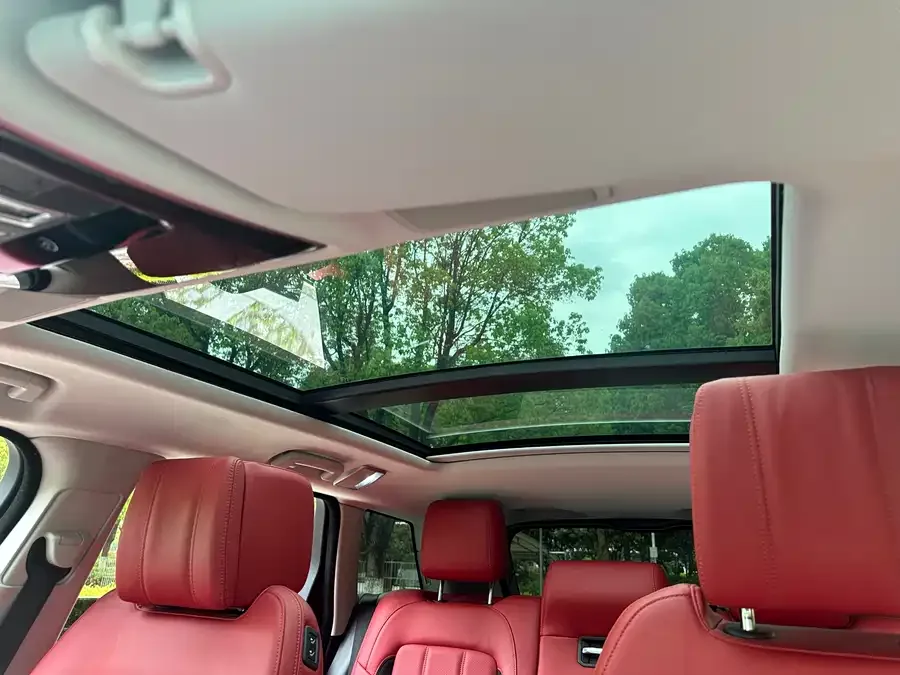 Land Rover Range Rover Sport Range Rover Sport 2022 3.0 L6 Black Edition 2022 — миниатюра 4