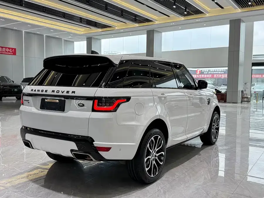 Land Rover Range Rover Sport Range Rover Sport 2022 3.0 L6 Black Edition 2022 — миниатюра 2