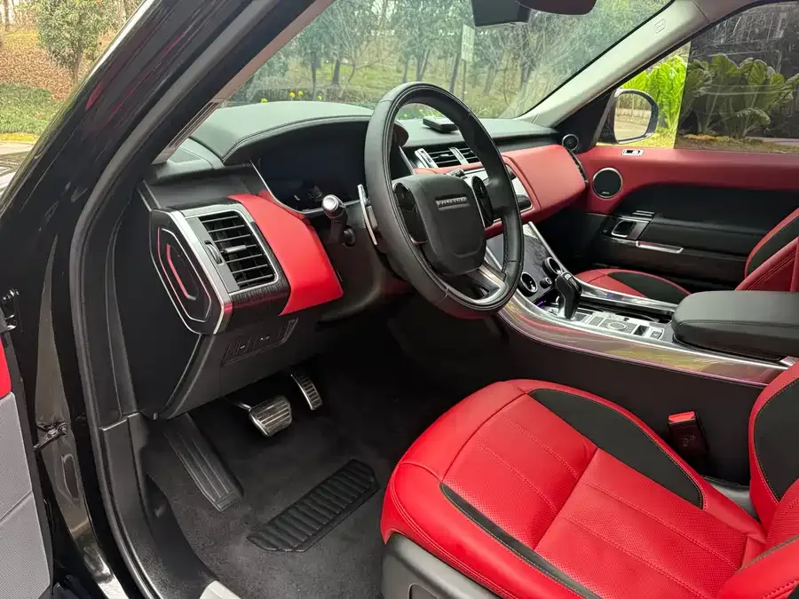 Land Rover Range Rover Sport Range Rover Sport 2022 3.0 L6 Black Edition 2022 — миниатюра 4