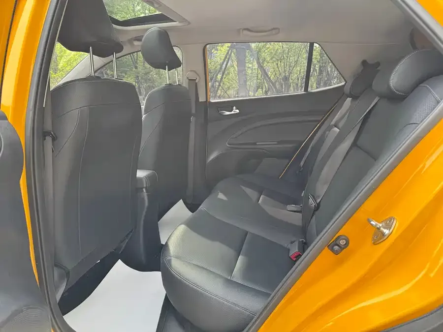 Kia KX1 2021 Yipao 1.4L CVT Sunroof Model 2022 — миниатюра 5