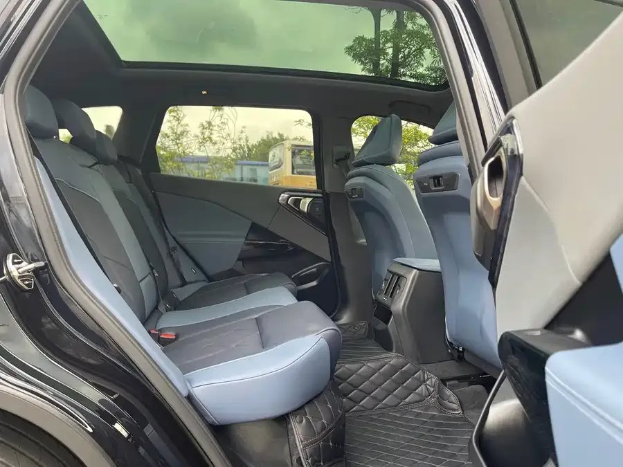 BMW X3 2025 xDrive30L Leading M Sports Package 2025 — миниатюра 4