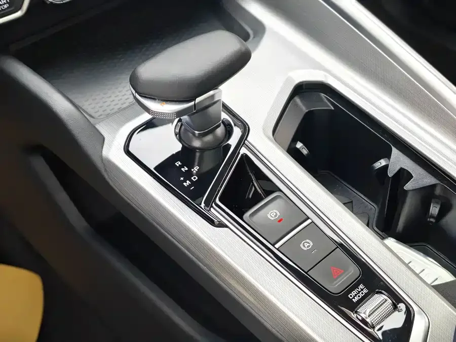 Geely Xingrui Xingrui 2021 2.0TD Premium Edition 2022 — миниатюра 4