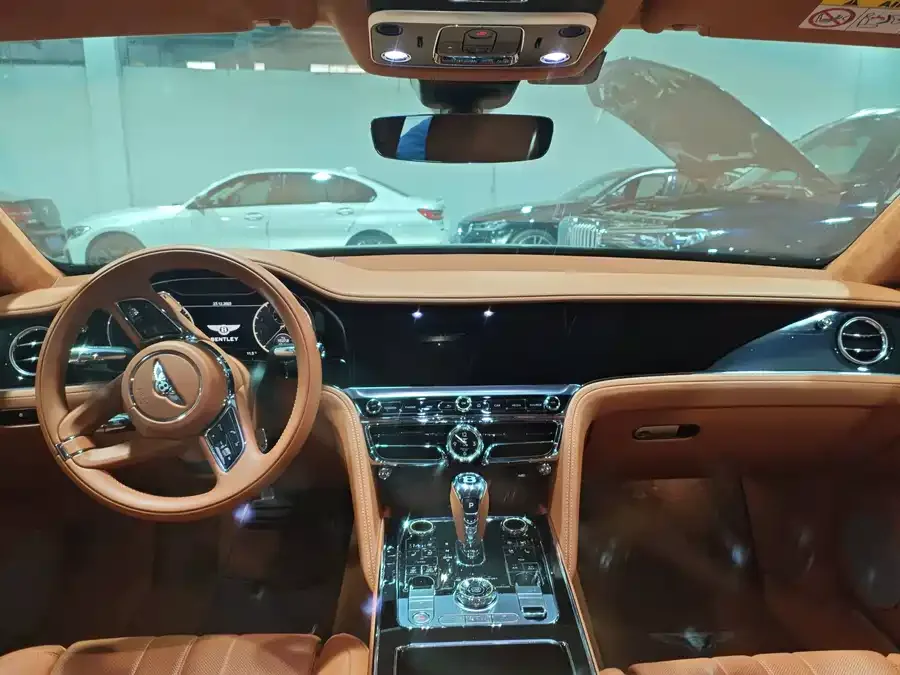 Bentley Flying Spur Mercedes-Benz 2022 4.0T V8 Standard Edition 2023 — миниатюра 4