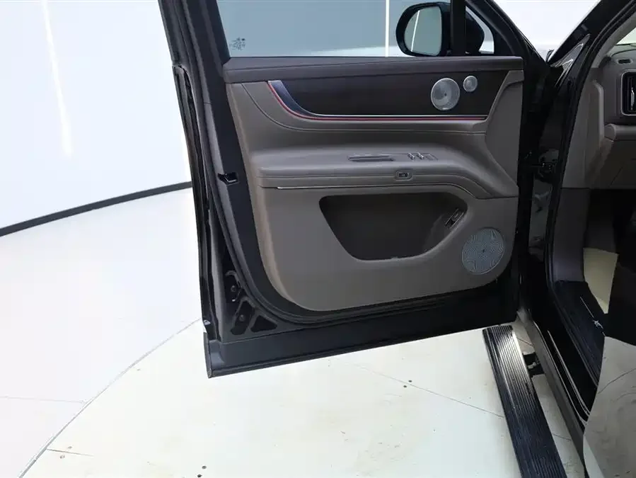 AITO M9 Wenjie M9 2025 Extended Range Max Edition 52kWh 6-Seater (192-line LiDAR) 2025 — миниатюра 5