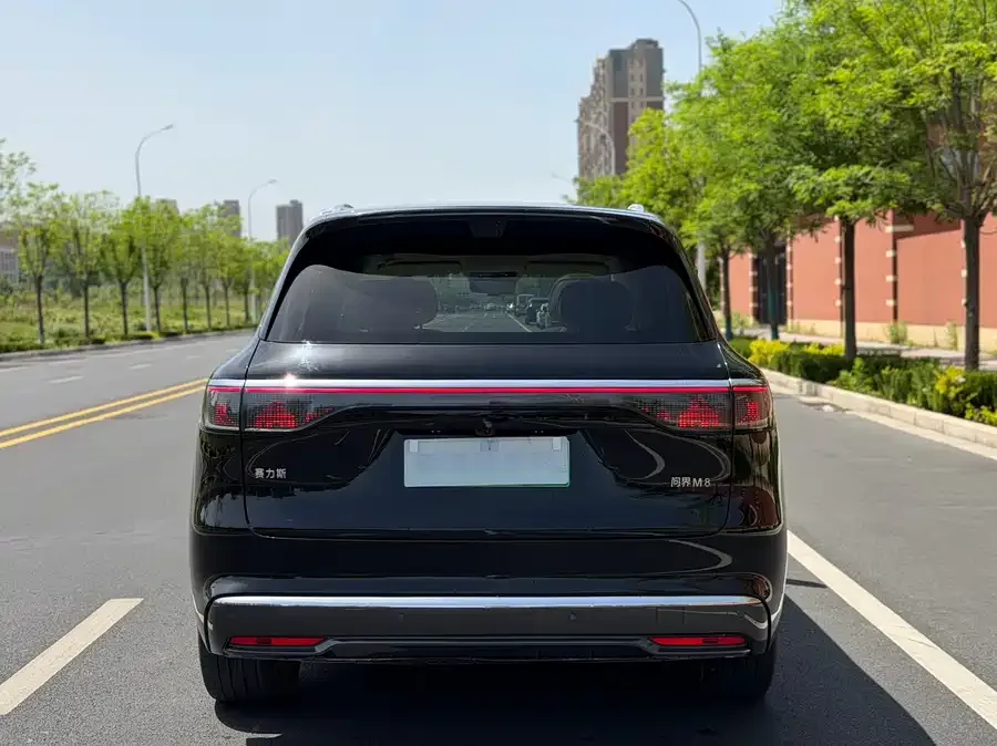 AITO M8 Wenjie M8 2025 Extended Range Max+ Version 53.4kWh 5-Seat Version (192-line LiDAR) 2025 — миниатюра 4