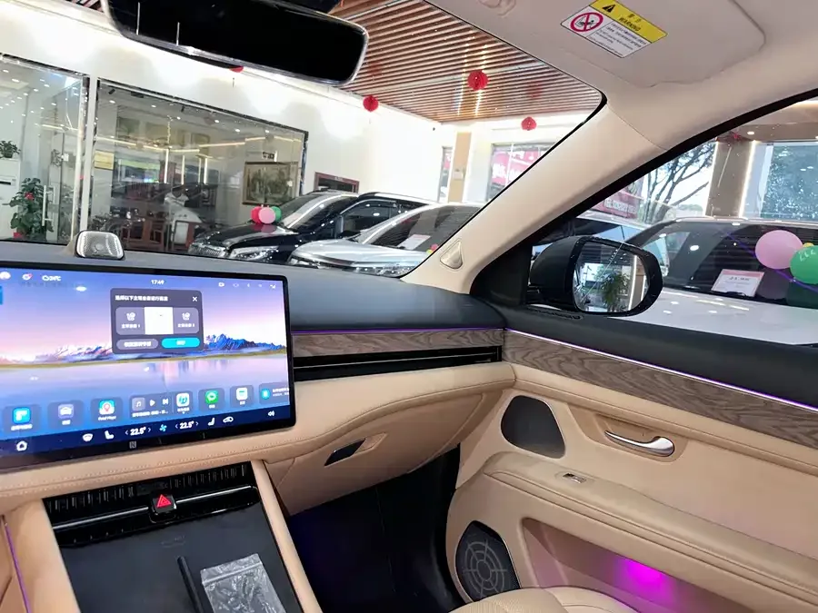 AITO M7 QM7 2022 1.5T RWD Comfort Edition 2022 — миниатюра 3
