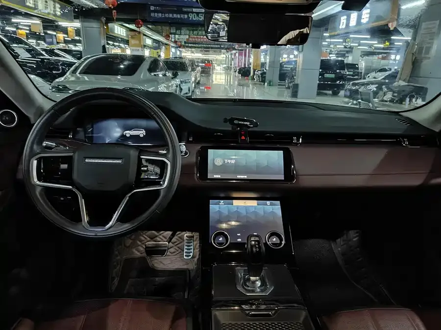 Land Rover Range Rover Aurora Range Rover Evoque 2021 Evoque L 249PS R-Dynamic First edition 2022 — миниатюра 2