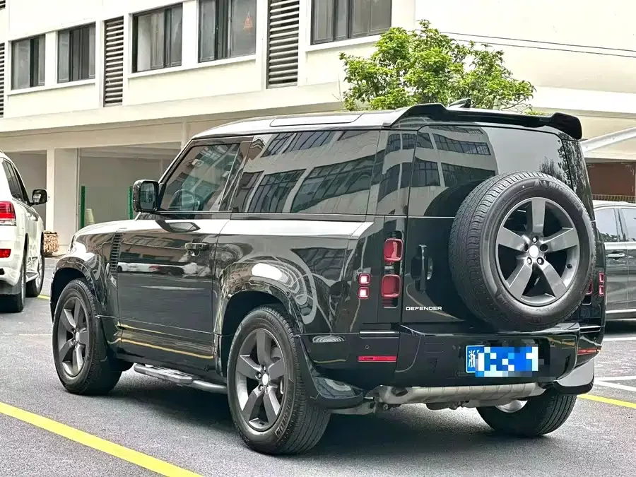 Land Rover guard Land Rover Defender 2024 90 3.0T P400 HSE 2024 — миниатюра 2