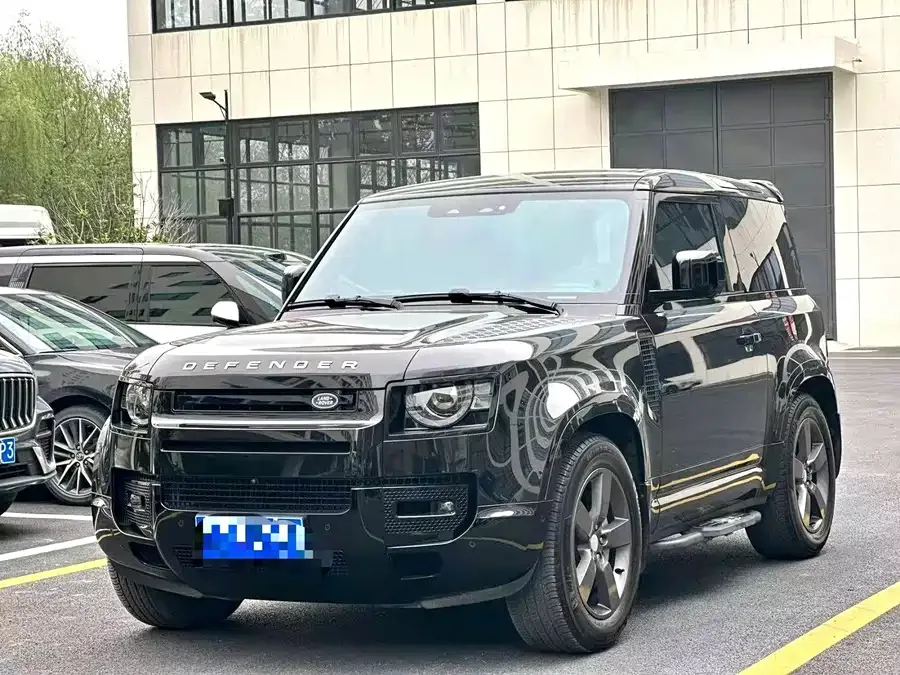 Land Rover guard 2024