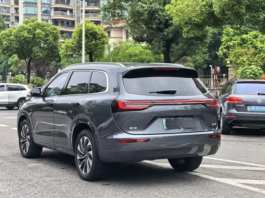 AITO M7 QM7 2022 1.5T 4WD Luxury Edition 2022 — миниатюра 2