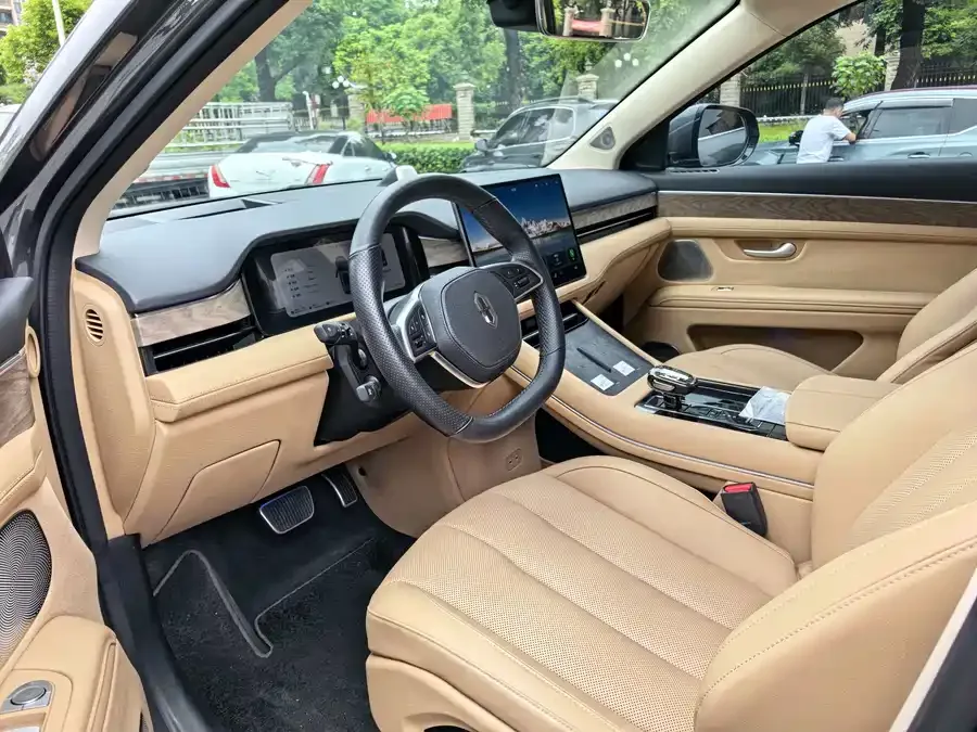 AITO M7 QM7 2022 1.5T 4WD Luxury Edition 2022 — миниатюра 3