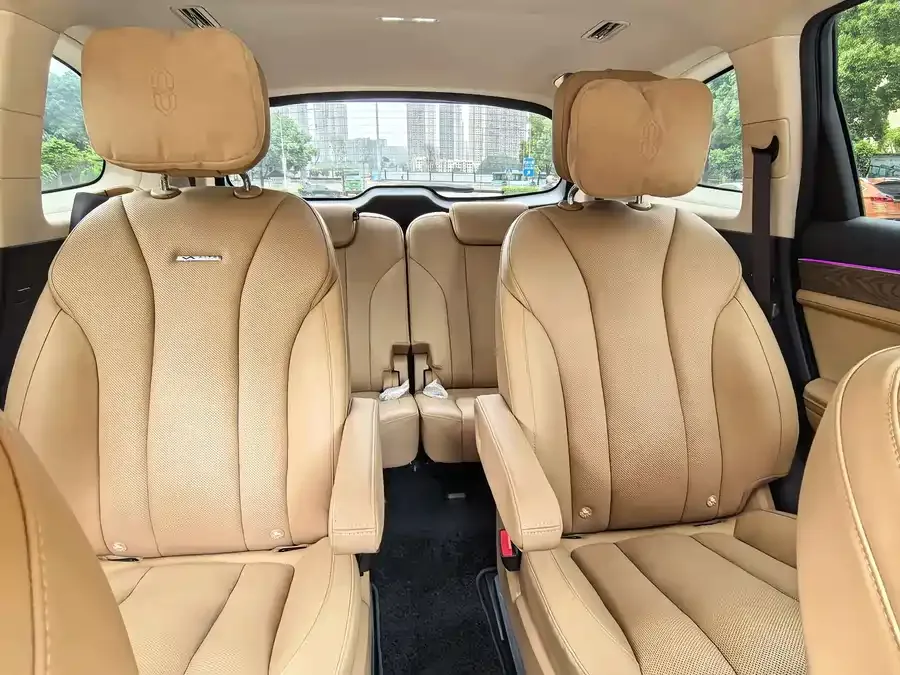 AITO M7 QM7 2022 1.5T 4WD Luxury Edition 2022 — миниатюра 5