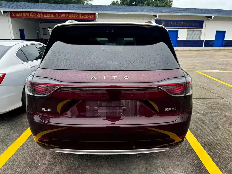 AITO M9 Wenjie M9 2025 Extended Range Max Edition 52kWh 6-Seater (896-line LiDAR) 2025 — миниатюра 2