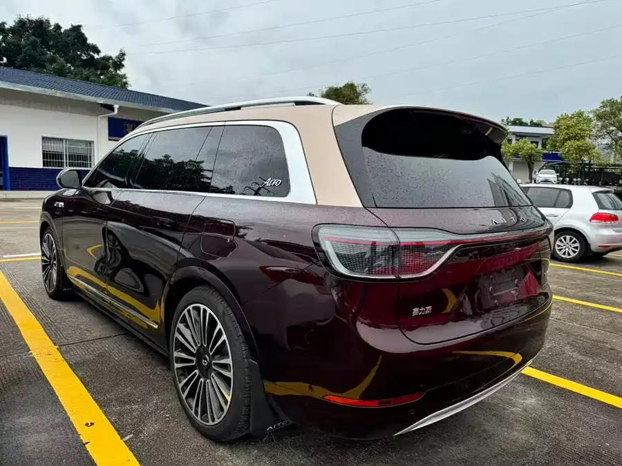 AITO M9 Wenjie M9 2025 Extended Range Max Edition 52kWh 6-Seater (896-line LiDAR) 2025 — миниатюра 4