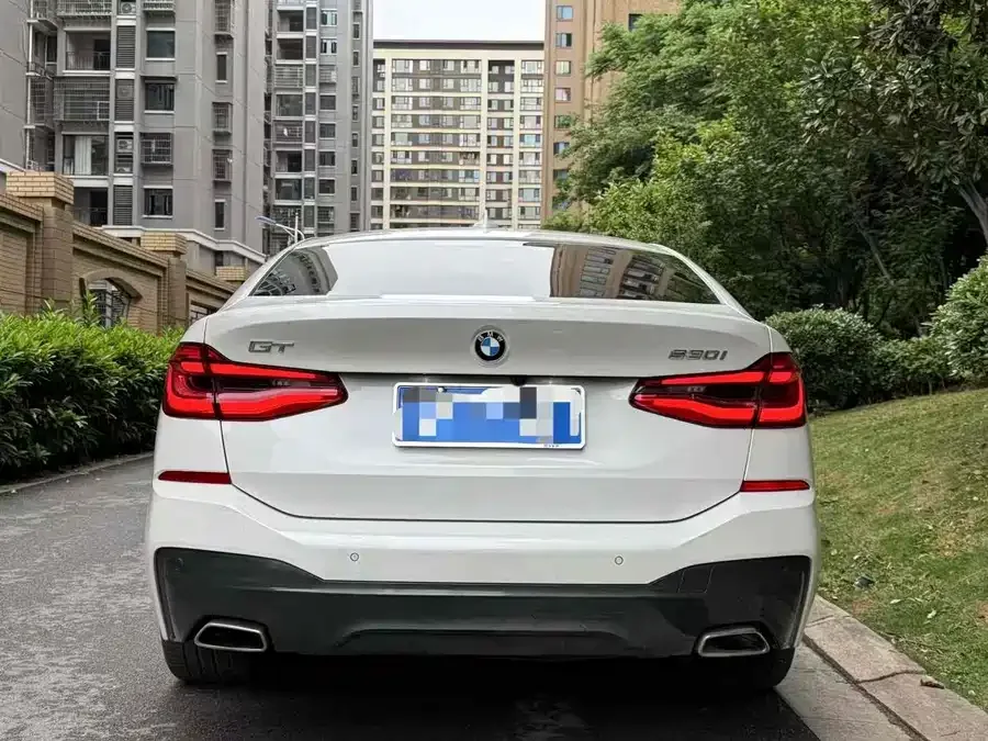 BMW 6 Series GT 2022 630i M Sport Package 2022 — миниатюра 2