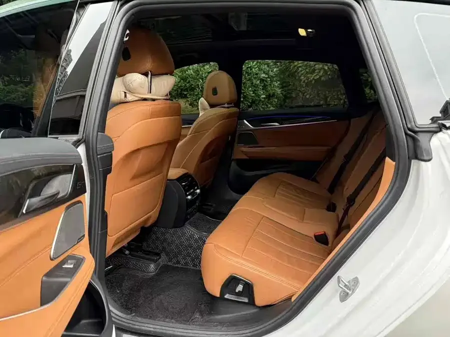 BMW 6 Series GT 2022 630i M Sport Package 2022 — миниатюра 3