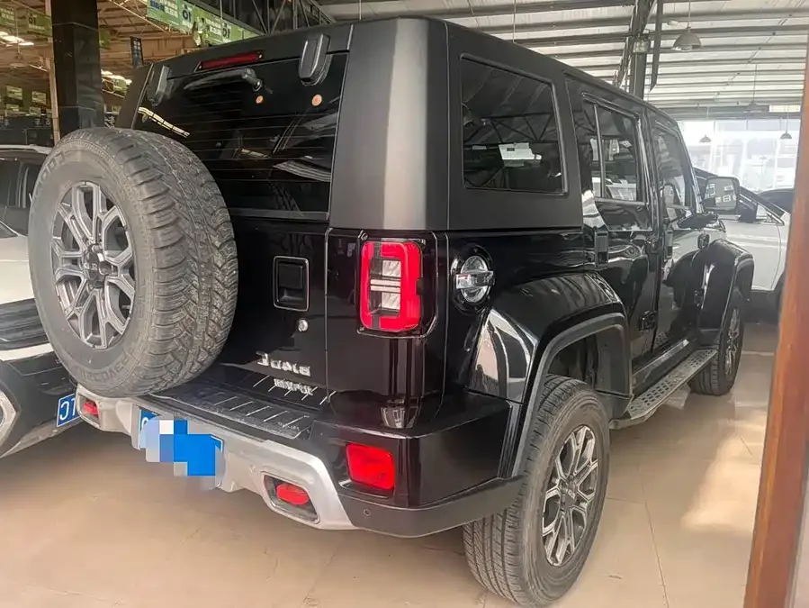 BAIC BJ40 Beijing Off-road BJ40 2023 2.0T Automatic 4WD City Hunter Edition Knight Edition 2023 — миниатюра 4