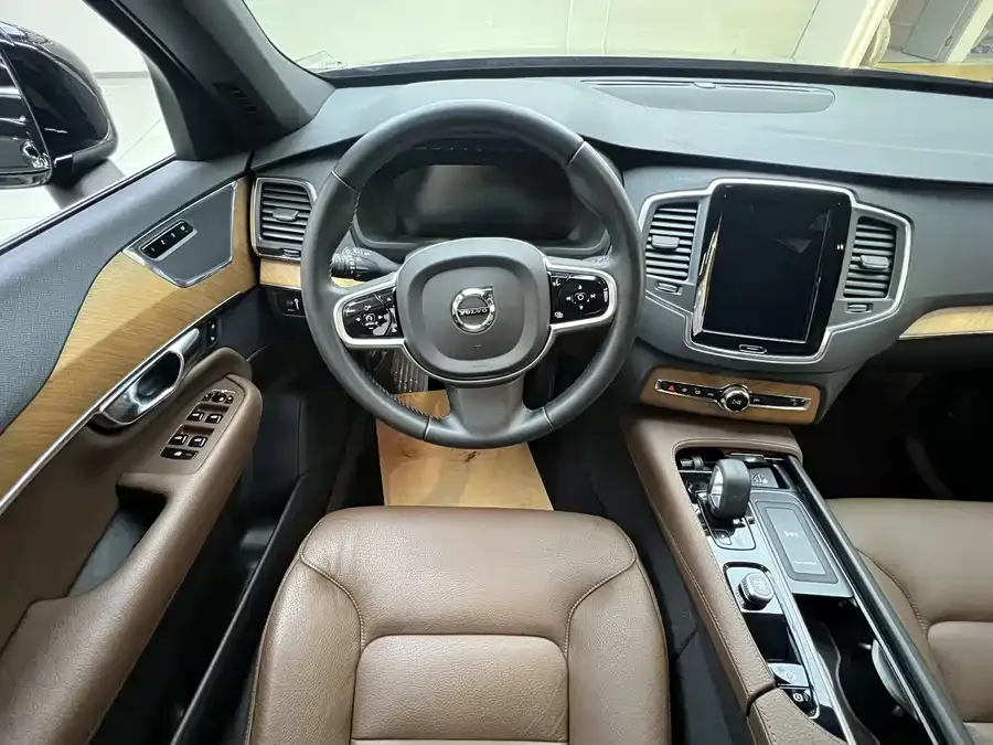 Volvo XC90 2022 B5 Zhixing Deluxe Edition 5-seater 2022 — миниатюра 5