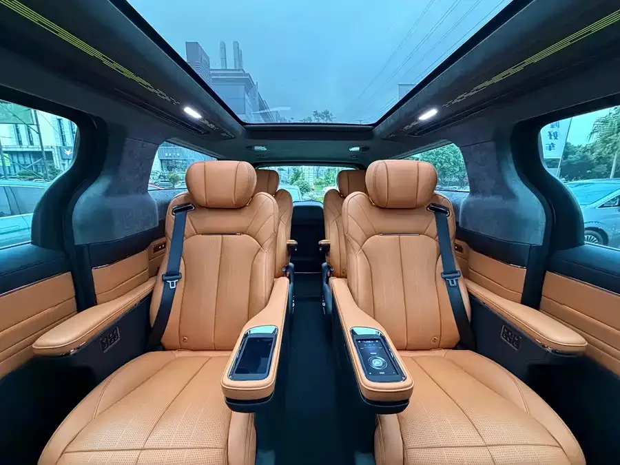 Geely Yizhen L380 Yizhen L380 2024 140 degree 6-seater 4WD Ultra 2024 — миниатюра 3