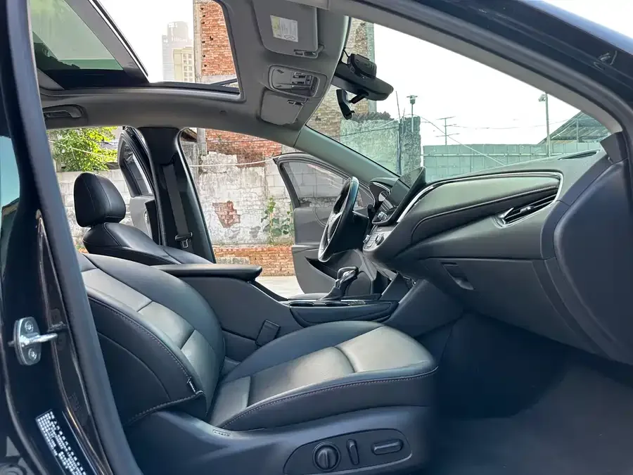 Chevrolet Malibu Xl Malibu XL 2023 Redline 2.0T Dynamic Edition 2023 — миниатюра 4