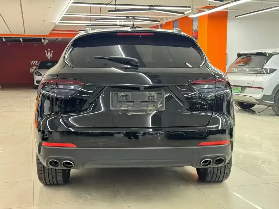 Maserati Levante Levante 2021 3.0T Standard Edition 2022 — миниатюра 3