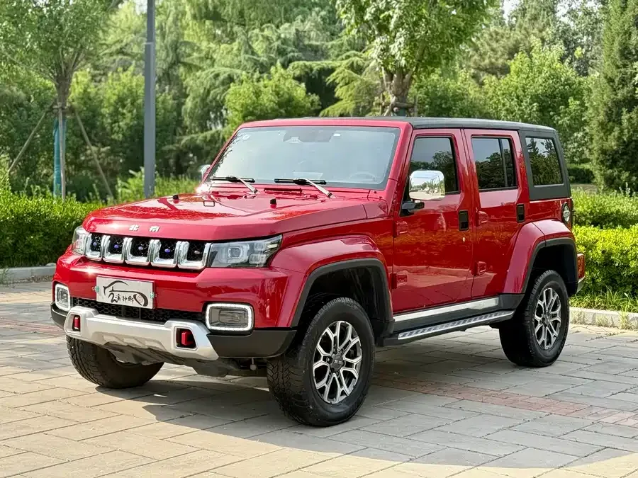 BAIC BJ40 Beijing Off-road BJ40 2023 2.0T Automatic 4WD City Hunter Edition Knight Edition 2022 — фото 1, купить с доставкой в Москву