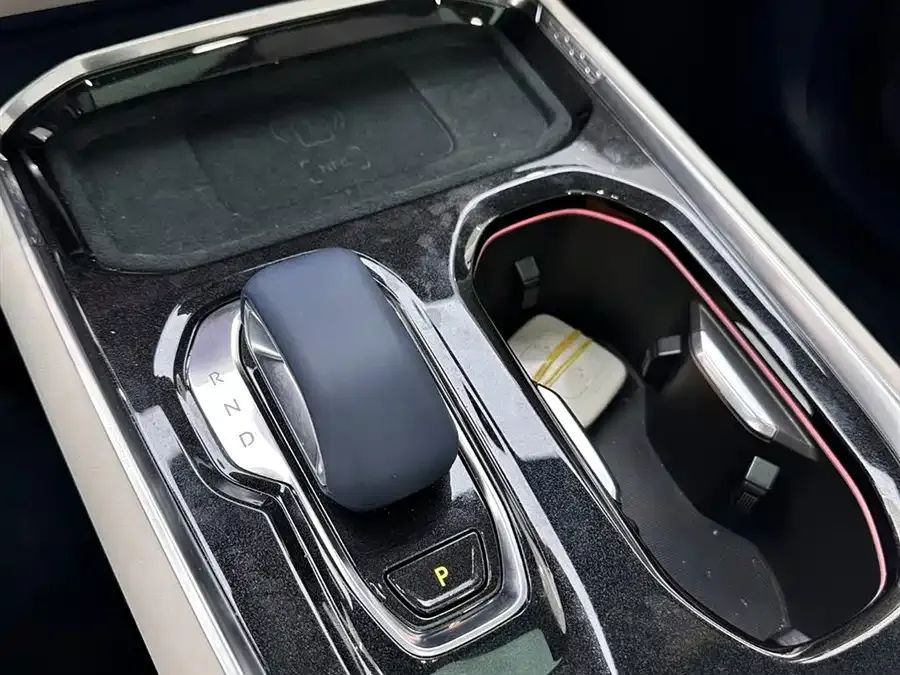 Zeekr 009 Zeekr 009 2024 seven-seat aisle version four-wheel drive 108kWh 2026 — миниатюра 5