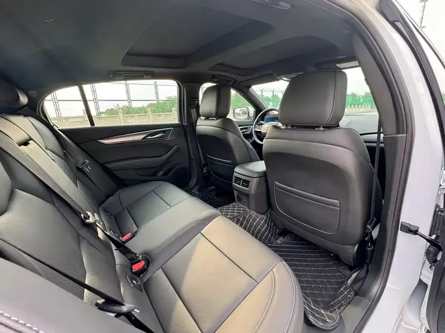 Cadillac CT5 2025 28T City Sports Edition 2026 — миниатюра 3