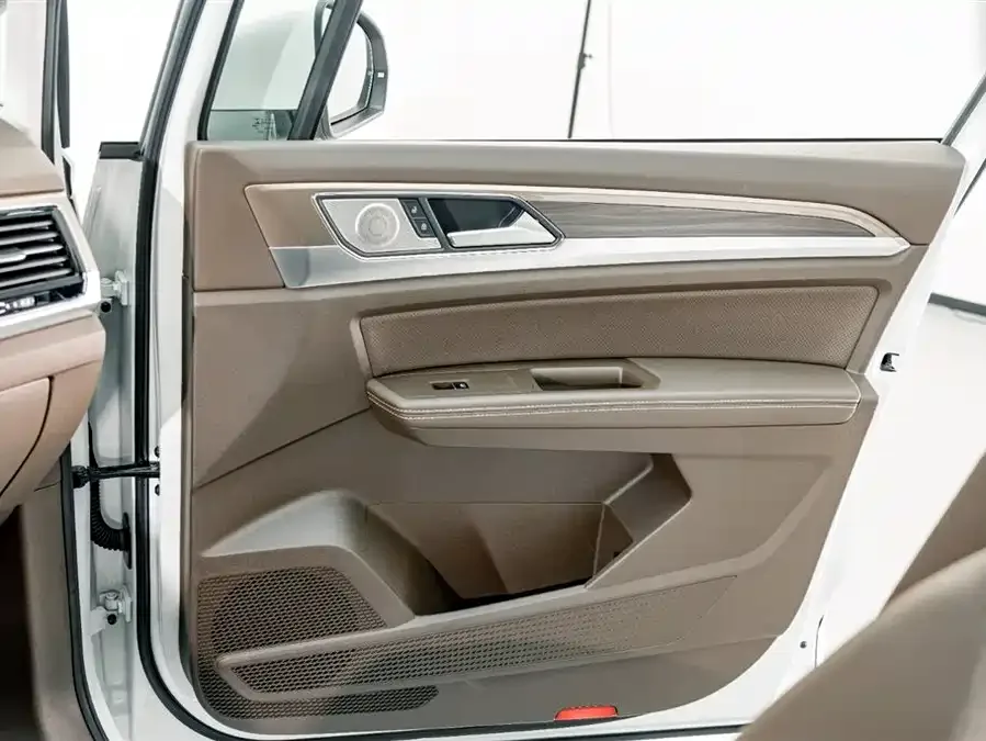 Volkswagen Viloran Weiran 2020 330TSI Business Edition 2022 — миниатюра 4