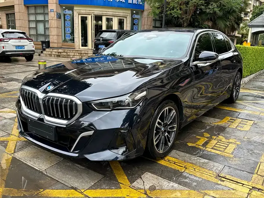 BMW 5 Series 2024