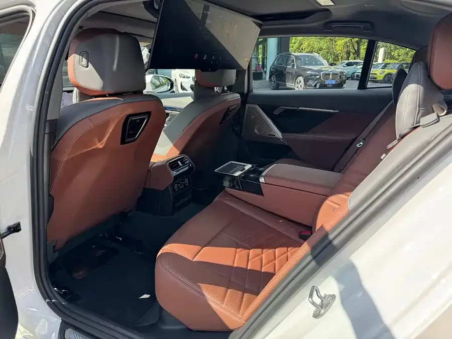 BMW 5 Series BMW 5 Series 2025 530Li Exclusive M Sport Package 2025 — миниатюра 3