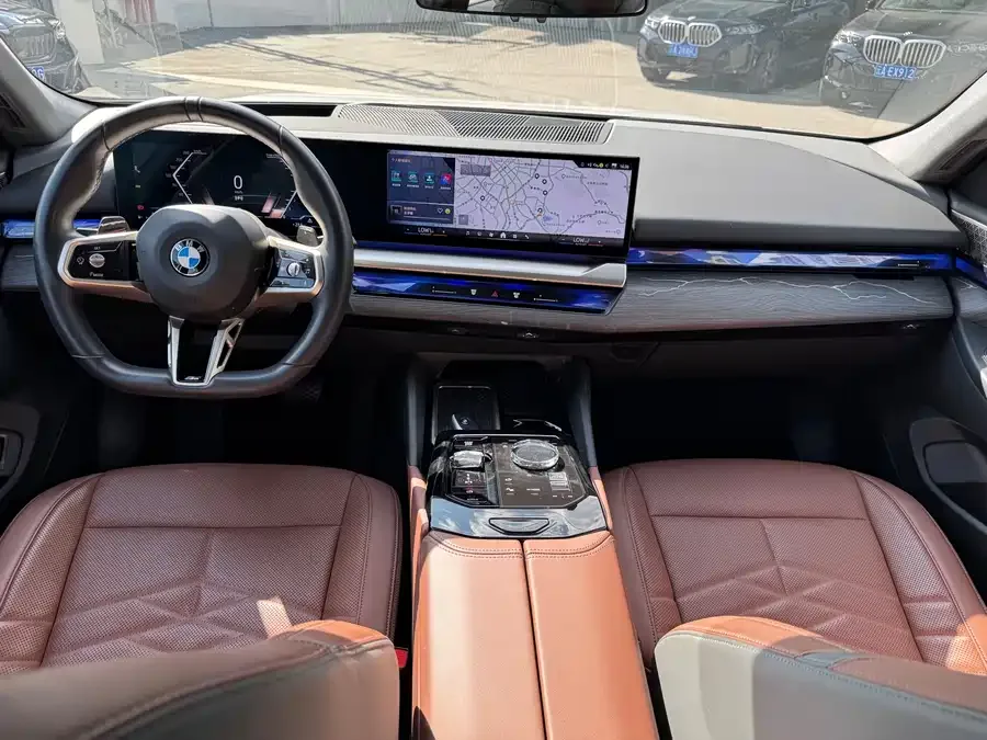 BMW 5 Series BMW 5 Series 2025 530Li Exclusive M Sport Package 2025 — миниатюра 4
