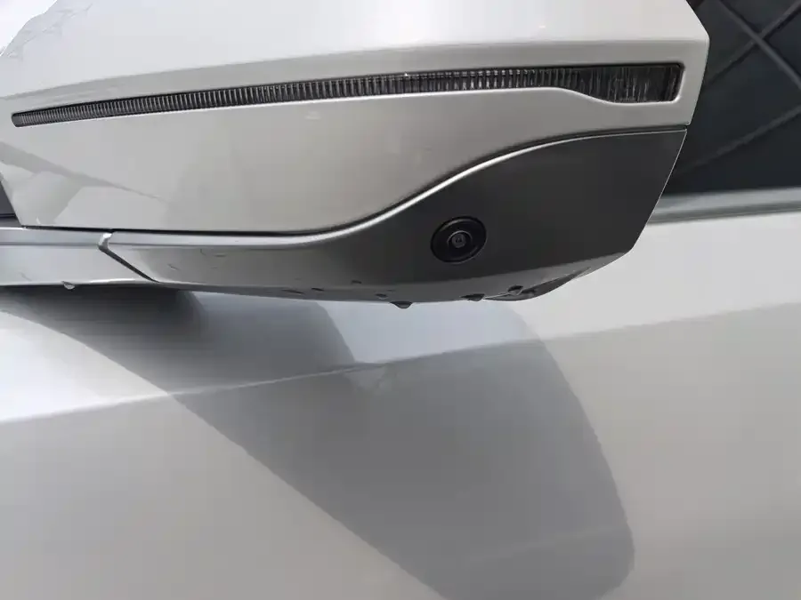 BMW 5 Series BMW 5 Series 2024 530Li Leading M Sports Package 2024 — миниатюра 2