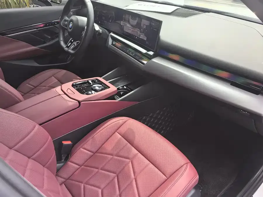 BMW 5 Series BMW 5 Series 2024 530Li Leading M Sports Package 2024 — миниатюра 5
