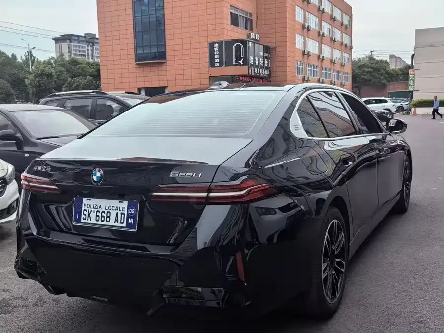 BMW 5 Series BMW 5 Series 2025 525Li M Sport Package 2026 — миниатюра 3
