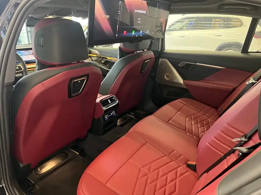 BMW 5 Series BMW 5 Series 2025 530Li Exclusive M Sport Package 2025 — миниатюра 3