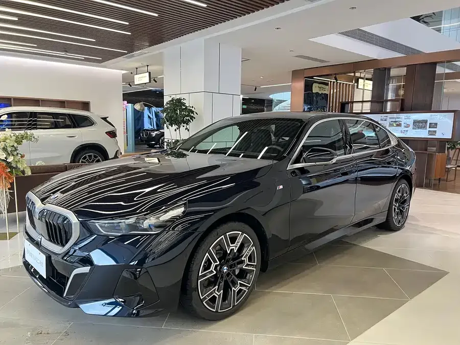 BMW 5 Series 2025