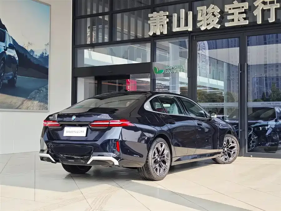 BMW 5 Series BMW 5 Series 2024 530Li Exclusive M Sports Package 2025 — миниатюра 2