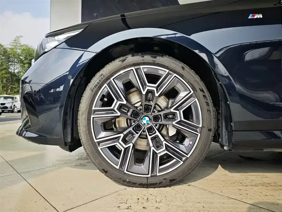 BMW 5 Series BMW 5 Series 2024 530Li Exclusive M Sports Package 2025 — миниатюра 5