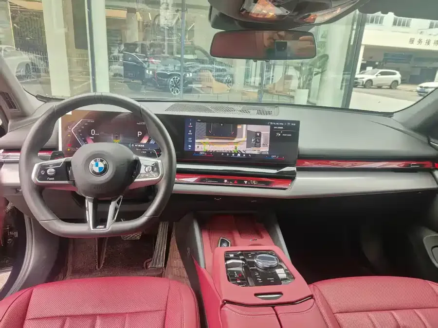 BMW 5 Series BMW 5 Series 2024 530Li Leading M Sports Package 2025 — миниатюра 3