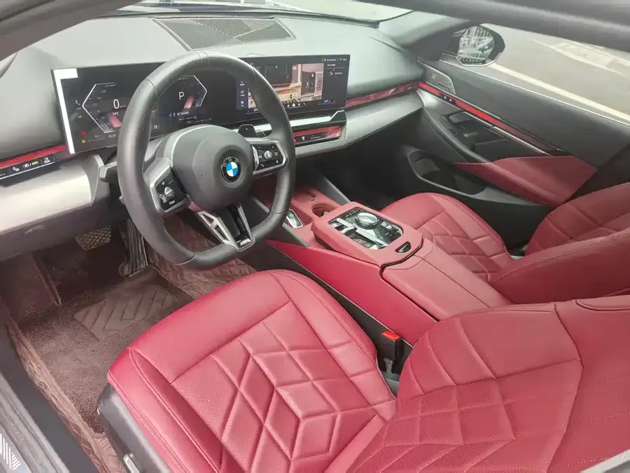 BMW 5 Series BMW 5 Series 2024 530Li Leading M Sports Package 2025 — миниатюра 4