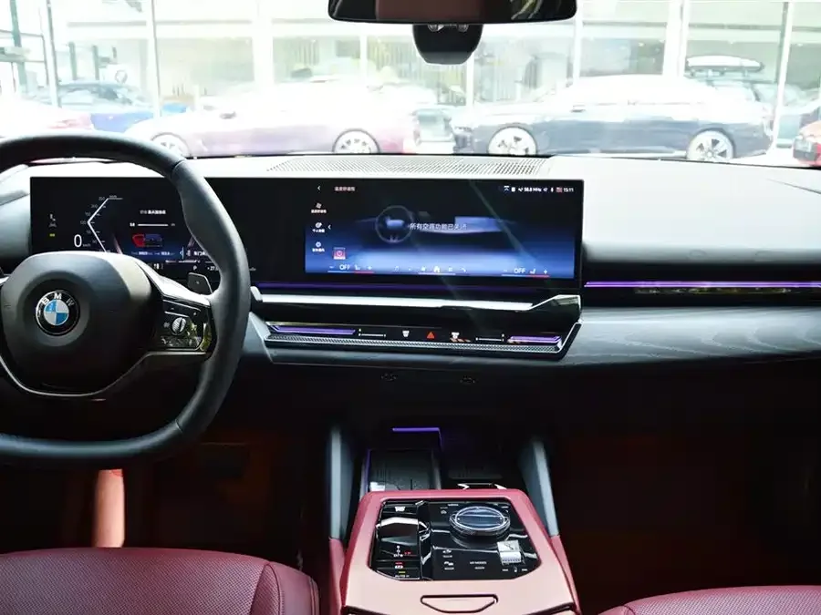 BMW 5 Series BMW 5 Series 2024 525Li Luxury Package 2025 — миниатюра 3