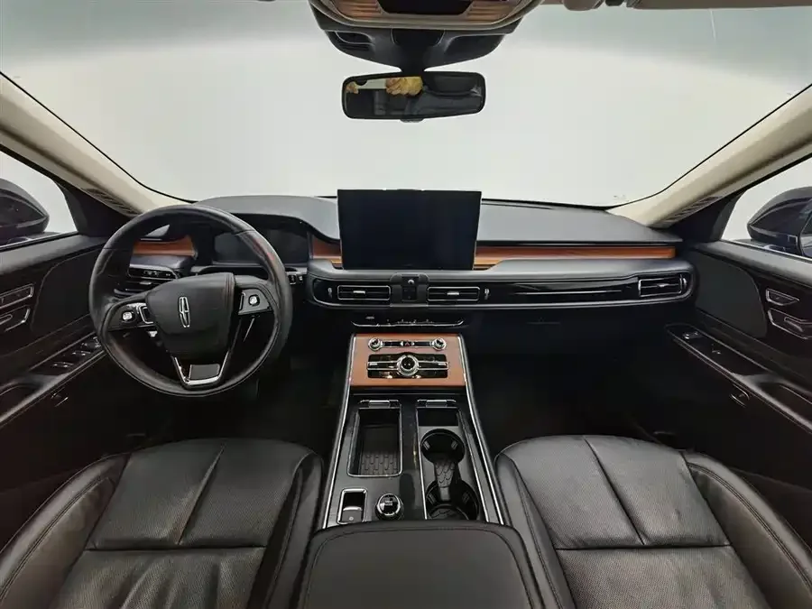 Lincoln Aviator Aviator 2022 3.0T V6 4WD Premium Edition 2023 — миниатюра 2